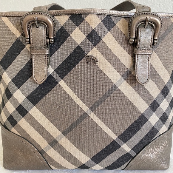 Burberry Check Tote Bag - Picture 7 of 14